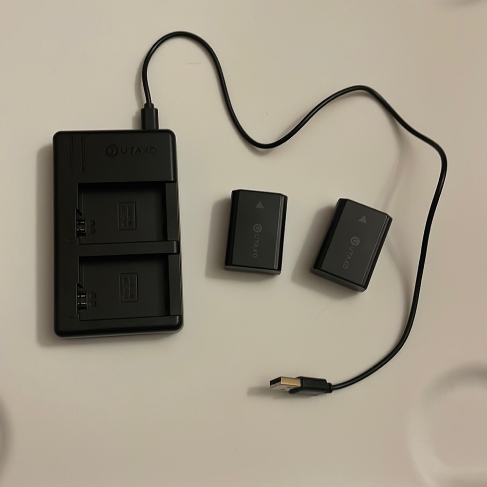 Sony a6400 Batteries and charging port